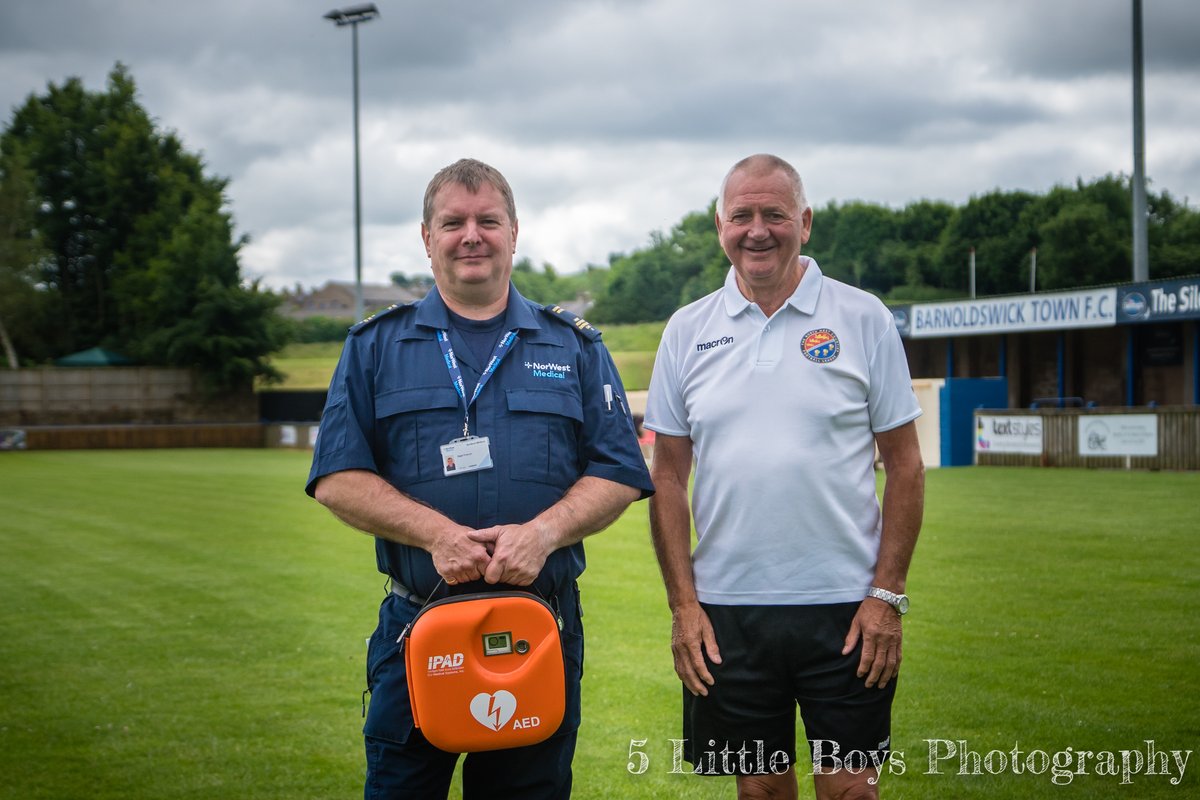 barlickfc's tweet photo. (1/3) Brilliant start to the week today!
We want to say a big thankyou to NorWest Medical who have kindly donated quite a lot of items to our fabulous physio John Dawson &amp; the medical team!
These items include fracture packs, leg splints, cervical collars for neck support ... https://t.co/xZ2jdrk5Rr