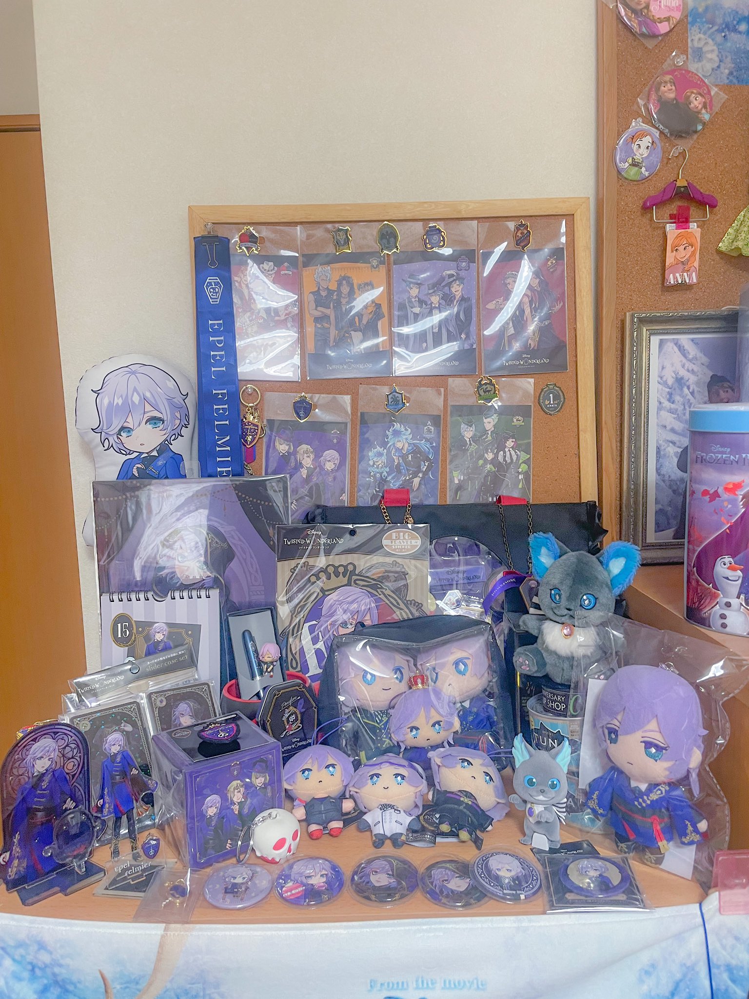 がぼりん 自分の部屋が自分にとって世界一かわいいと思っている 素晴らしいディズニーグッズをありがとう チデもアナもヒロくんもエペルくんも大好きだ ショップディズニー1周年 マイディズニーグッズキャンペーン こんな部屋でも引かない
