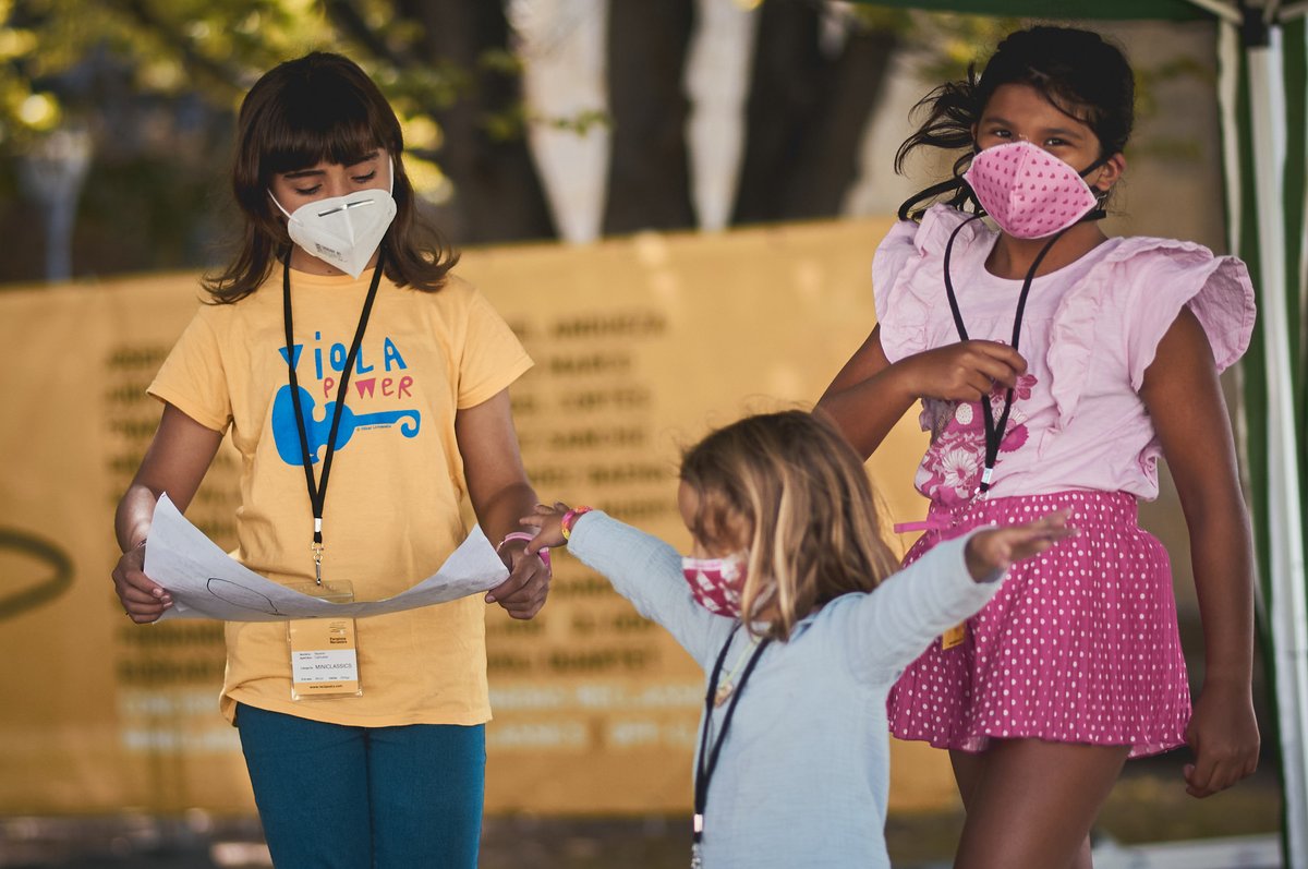 clasicaplusfest's tweet photo. 👧🧒En #ClásicaPlus,llevamos la música clásica a los más pequeños con los talleres #MiniPlus. Actividades estimulantes y divertidas para los más peques de la casa con múltiples #beneficios para el #aprendizajeinfantil.
¡Descúbrelos! 👉https://t.co/0ECY8ydpwy
#NotaLaMúsica https://t.co/YyALrvee3i