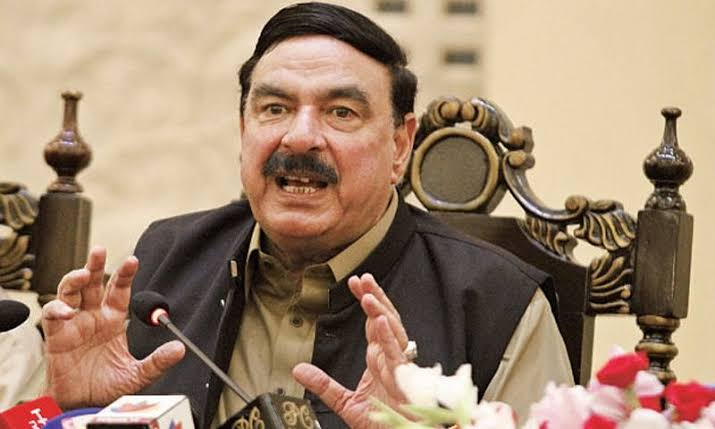 NilofarSamani's tweet photo. “Prime Minister Imran Khan has categorically said that we [Pakistan] will not give any bases to the United States to use against Afghanistan,” Sheikh Rashid said while speaking to the media in Islamabad on Saturday https://t.co/6I4Xr3QAcq https://t.co/Yn6ZCUhuUa