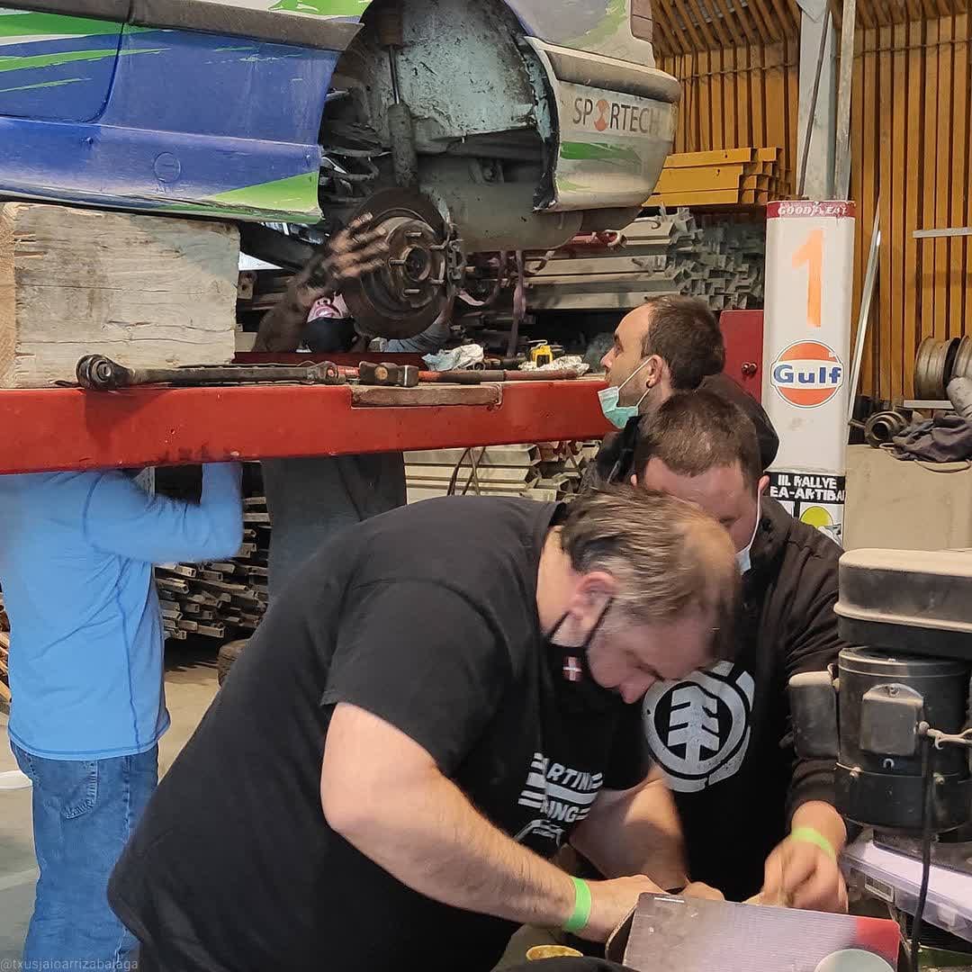 Qué importante es tener un buen equipo detrás para llegar a punto a todos los eventos. Desde Sportech nos esforzamos cada día por aportar nuestro granito de arena a nuestros pilotos😎👌🏻
Imagen cedida por Txus Jaio
#sportech #motor #rally #rallye #sport #mondayvibes #Txusjaio