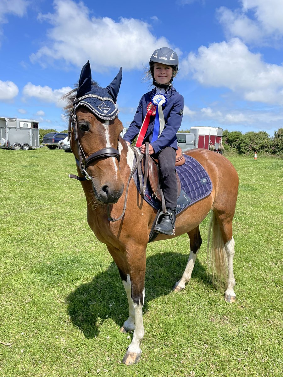 r22wyn's tweet photo. Lucie and Penny Coming first in the 40cm and 2nd in the 50cm Showjumping at Anglesey this weekend. Super fast and clear round competing against adults. Hard work and determination has paid off. @YsgolDewiSant https://t.co/Cpyh4ydYwW