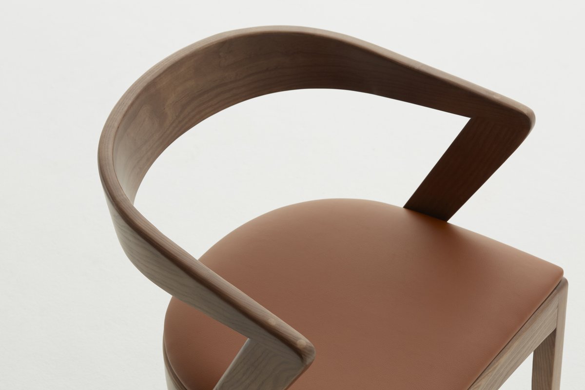 Curves in all the right places!

It's attention to detail that makes the difference between average and stunning 👌!

Today we are shining the spotlight on our Kariba Chair.  The perfect example of how simplicity is the ultimate form of Sophistication 🙌- bit.ly/35UEt4c