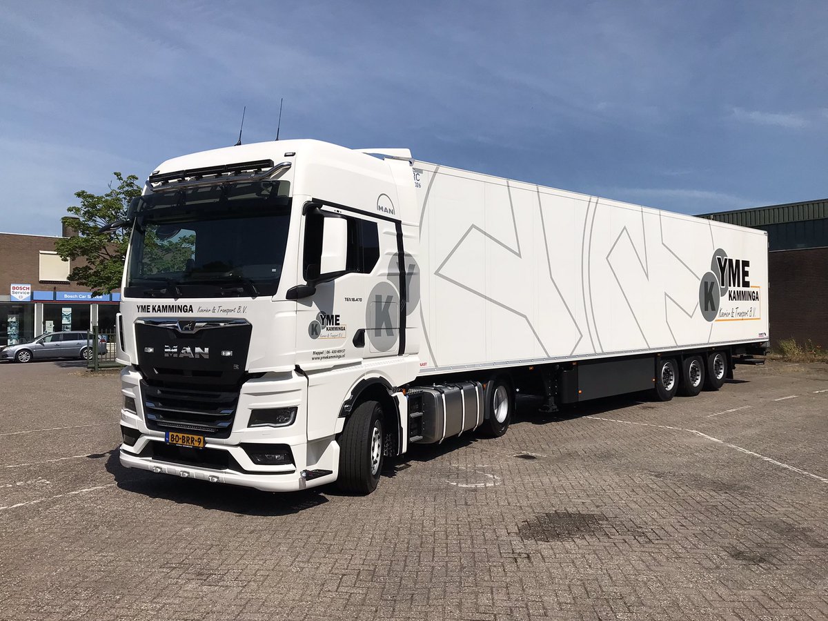 rbulthuis's tweet photo. vandaag pole-position voor @YmeKamminga #Meppel met deze @MANtrucksNL @MAN_NL #NewTruckGeneration #SimplyMyTruck #225000kmpj #transport #koerier #koeltransport , @Roordink_ wenst de chauffeurs veel fijne uren https://t.co/4S367g4mW9