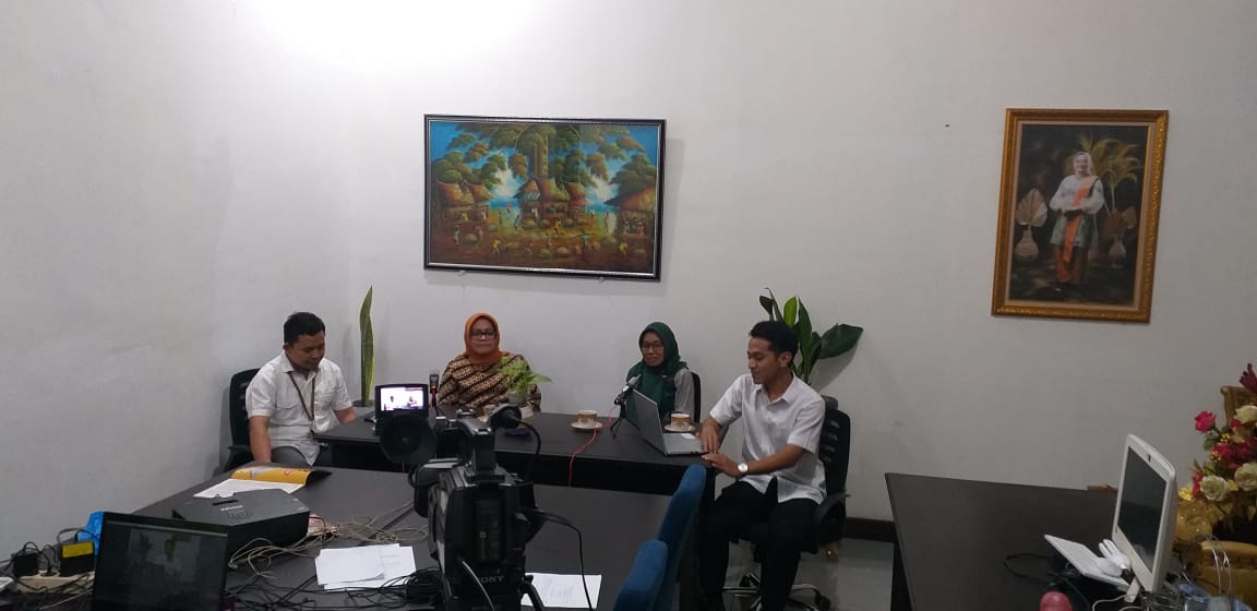 Ngobrol sore di podcast bawaslu sulteng
#depcoop 
#penyuluhkoperasi 
#ppklkemenkopukmri
#ppklsulteng