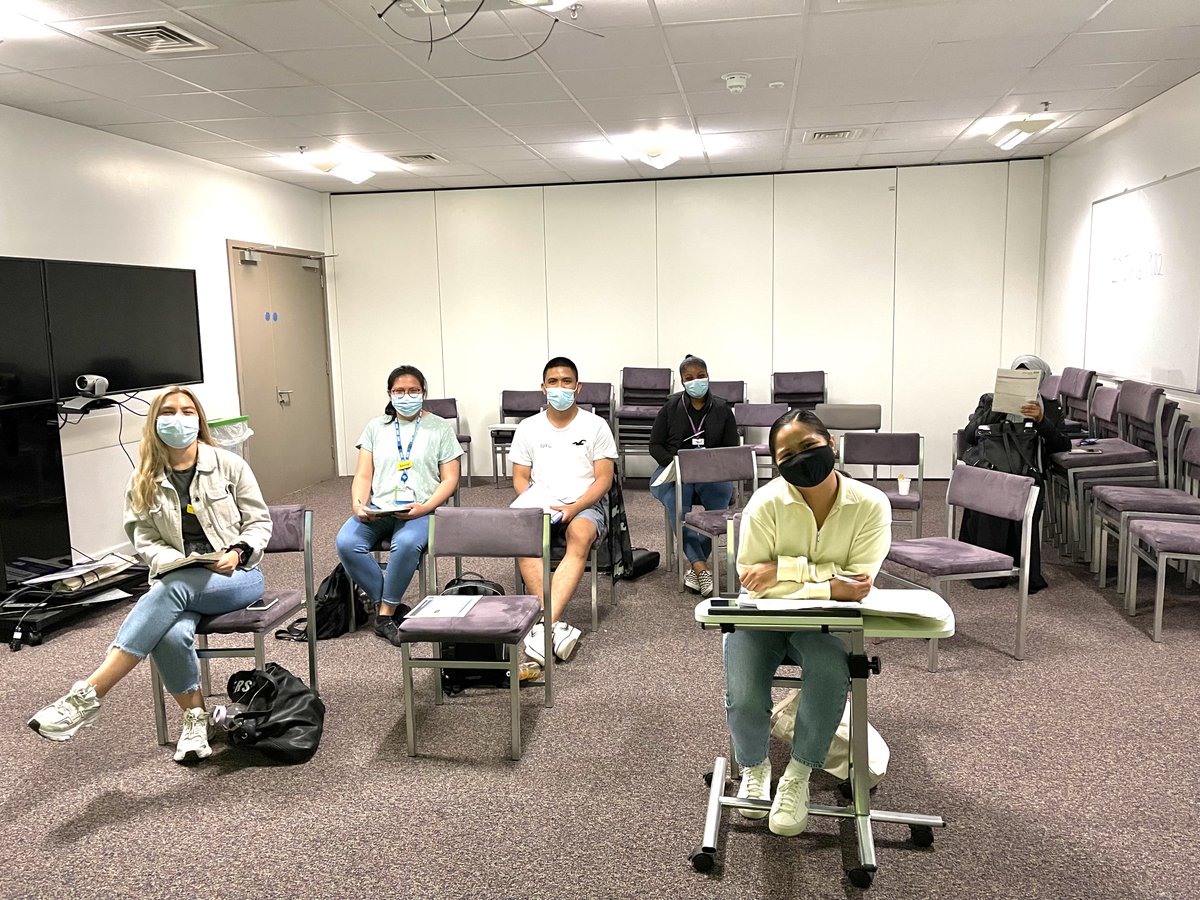 We are glad that our #ICU training program is back. Here are our happy participants on our Renal and Neuro Foundation Day @BartsHospital <a href="/NHSBartsHealth/">Barts Health</a>. 👍🙂