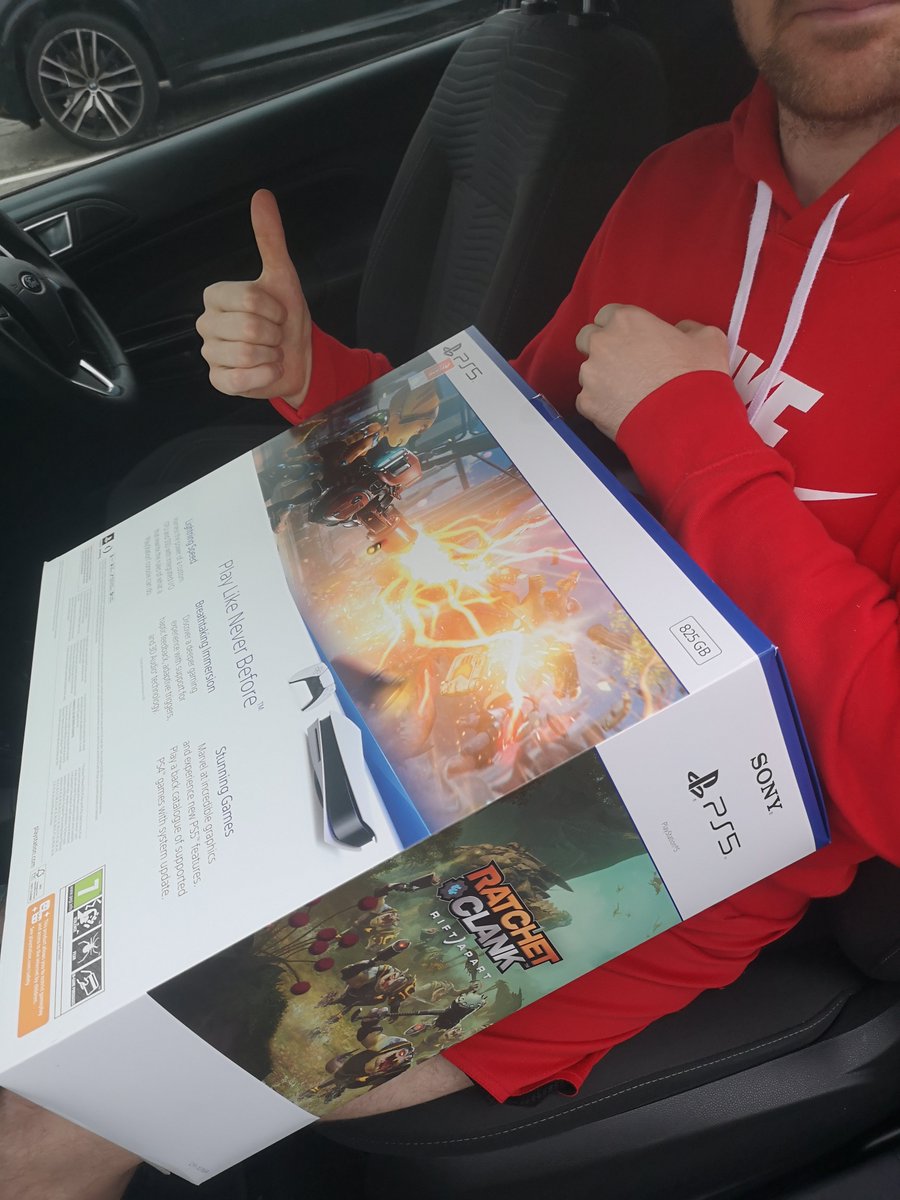 amyy_kinder's tweet photo. @_designbykieran @PS5UKStock You absolute legend thank you so much! https://t.co/ZQvzHcn3cE