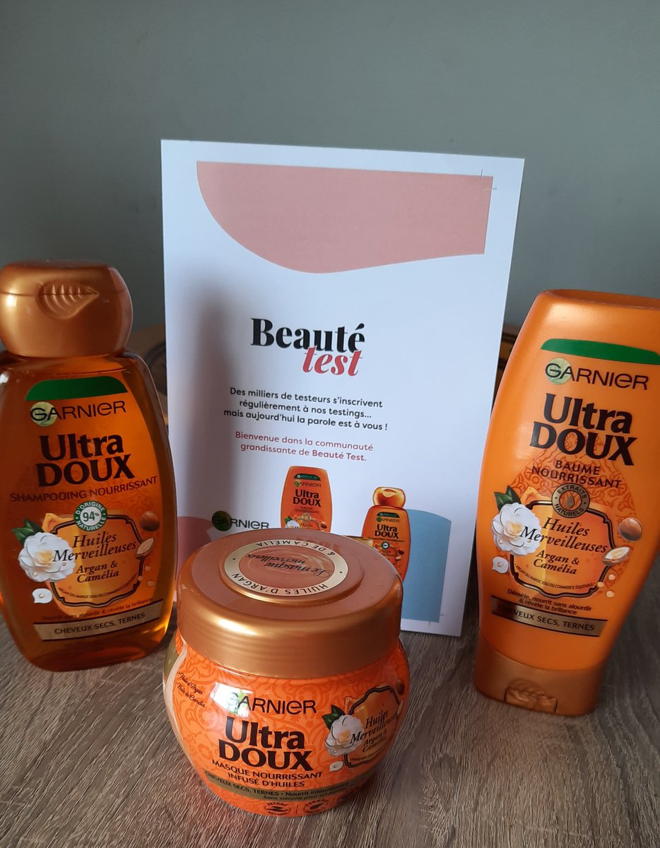 lisatesteuse's tweet photo. test du moment : produits Garnier : Shampooing, baume, masque. Produits nourrissants qui démêlent avec douceur les cheveux secs sans les alourdir et donnent de la brillance, éclat et douceur aux cheveux ternes. @BeautéTest @Garnierfr
#beautest #ultradoux #garnierfr #greenbeauty https://t.co/KEqI9eXOMk