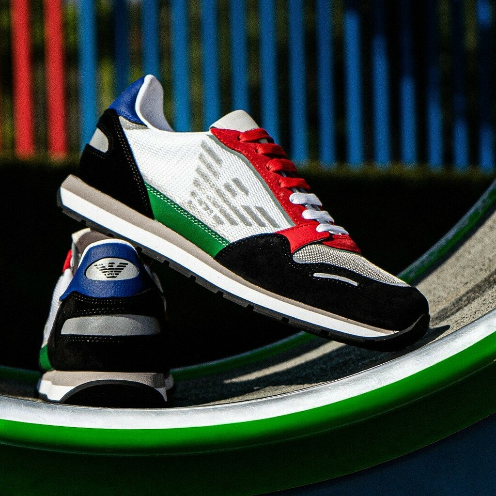 MauriceModa's tweet image. 🤩Rebajas 🥳 Compra Online ✅ Zapatillas Emporio Armani Gris y Azul Royal 🔹Hasta 40% 🔹 #zapatillas #zapatillashombre #zapatillasdemarca #sneakers #sneakershoes #sneakeradict #armanı #emporioarmani #REBAJAS #rebajas2021 #Sales #bambas instagr.am/p/CQqT9xhCb4x/