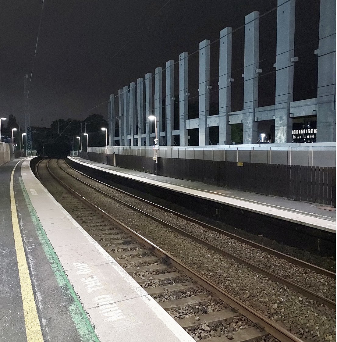 E493IdNWYAU2iG-