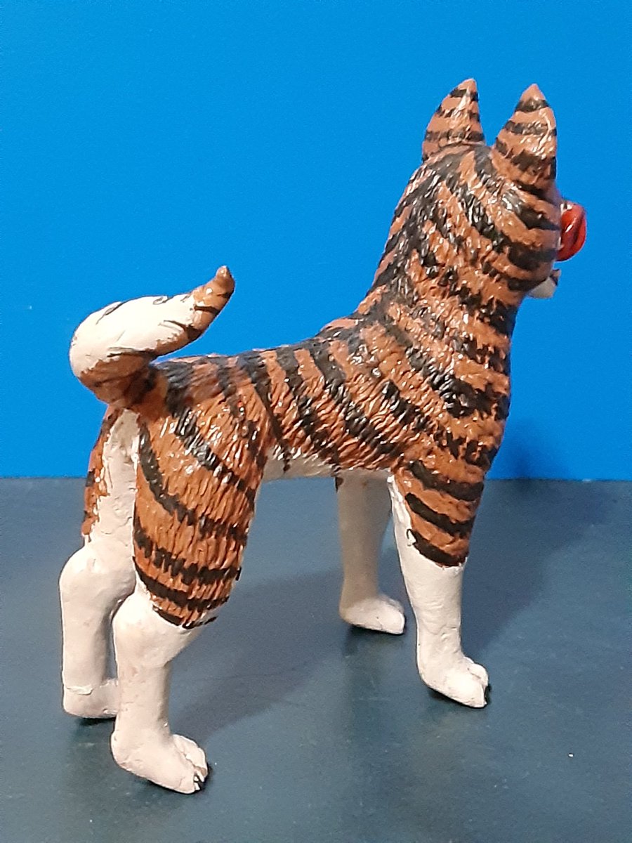 gingaG20's tweet photo. 銀牙HGシリーズ第43回
甲斐の魔犬・3兄弟編SP
第2弾��中虎(耳有りver.)
時期は不明だが外敵との格闘の末、片耳を失う…
今回はいわゆる最大の特徴部��に逆らい、あえて耳がある姿を再現した意欲作に。
もしも的な要素として楽しんで頂けたら有難い。
次回、黒虎○○ver.!
#Dogfigures https://t.co/ZtJsBqBmzB