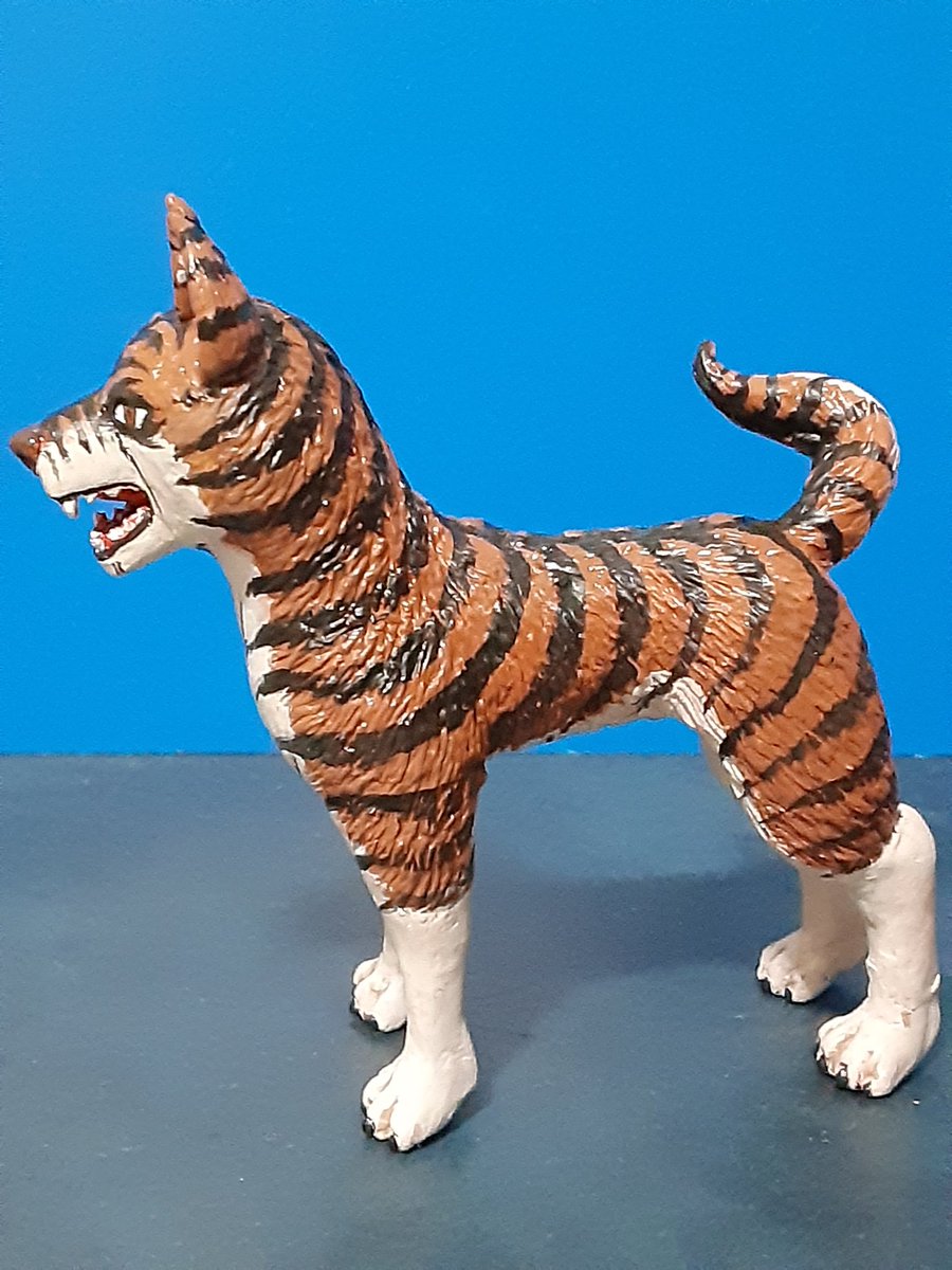 gingaG20's tweet photo. 銀牙HGシリーズ第43回
甲斐の魔犬・3兄弟編SP
第2弾��中虎(耳有りver.)
時期は不明だが外敵との格闘の末、片耳を失う…
今回はいわゆる最大の特徴部��に逆らい、あえて耳がある姿を再現した意欲作に。
もしも的な要素として楽しんで頂けたら有難い。
次回、黒虎○○ver.!
#Dogfigures https://t.co/ZtJsBqBmzB