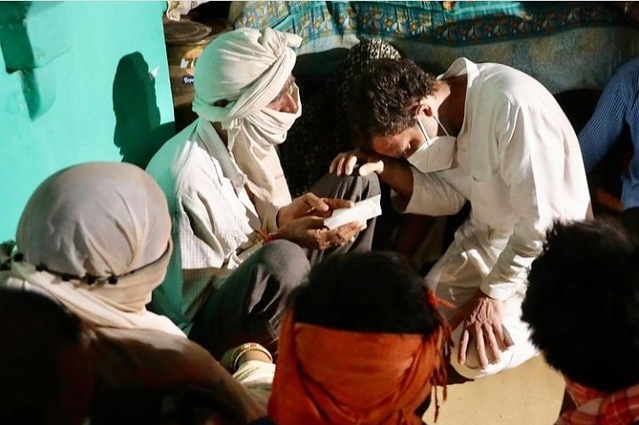 WeAreRGians's tweet photo. The #Congress party's ideology was constructed by Mahatma Gandhi & that essence is in our DNA.
The @INCIndia essentially organises itself around mass action, so we take mass anxiety, mass pain and then go towards it and embrace it.
- @RahulGandhi
#WeAreRGians #BeingRaGa https://t.co/0owSyqqjK1