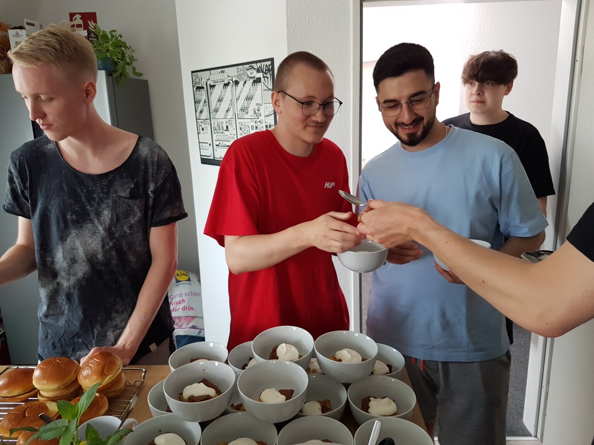 WaveAUT's tweet photo. Thank you @body_kitchen for spoiling us with healthy and tasty food during our #wavecamp🤤 https://t.co/ccNKbyj19e