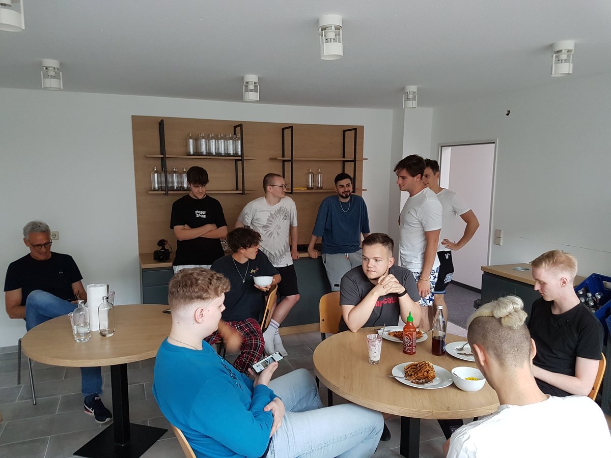 WaveAUT's tweet photo. Thank you @body_kitchen for spoiling us with healthy and tasty food during our #wavecamp🤤 https://t.co/ccNKbyj19e