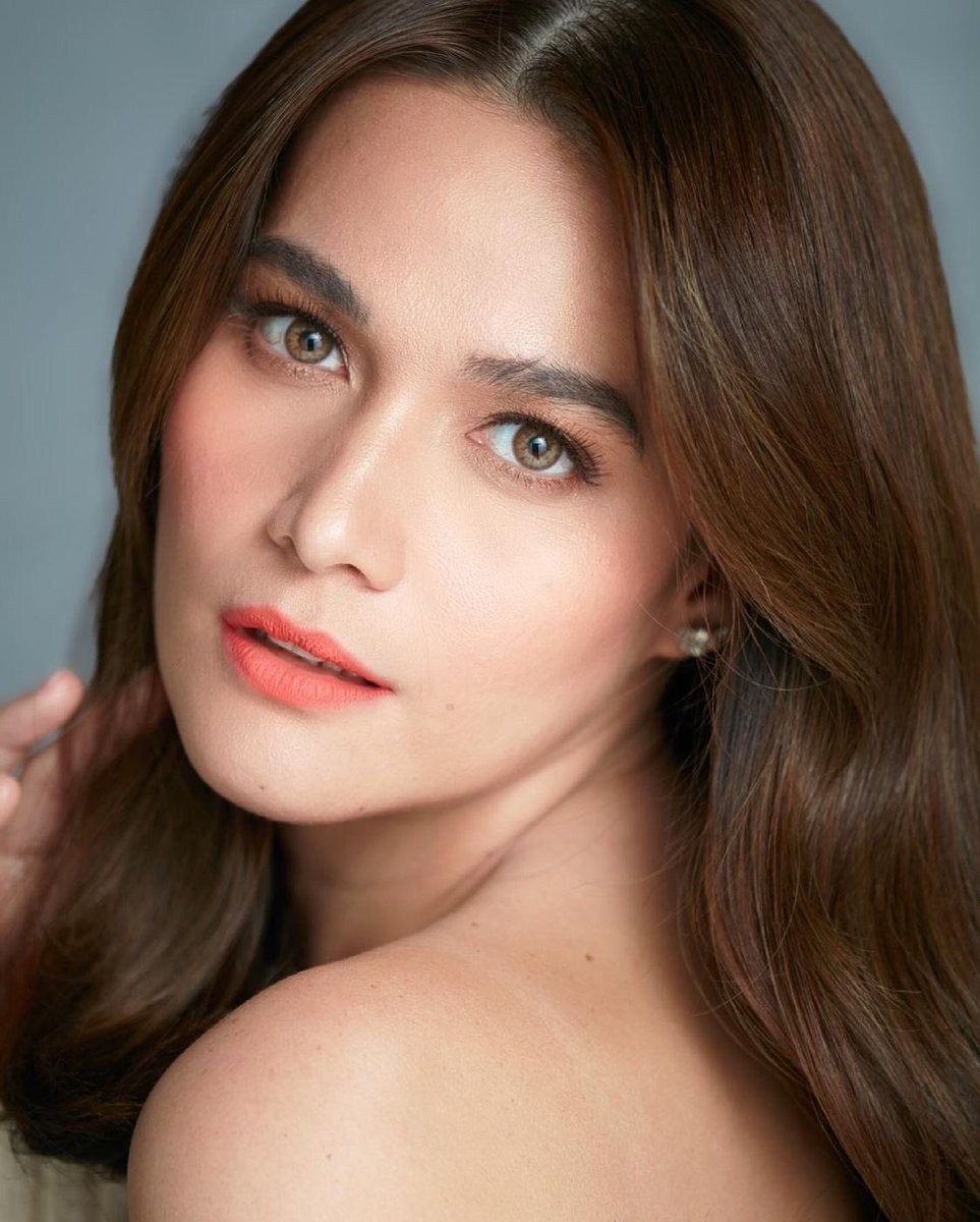 annyeong_bini's tweet photo. Bea Alonzo ✨🧡✨
@beaalonzo 
@avonph 
📸 @markednicdao

Fashion Styling • @qurator_studio @maitabaello @melvillesy @leanneledesma @sharkktanael 
Hairstyling •@hairbybrentsales 
#MakeupLalaFlores #powerstayavon 💄 https://t.co/fz4TdwHv6g