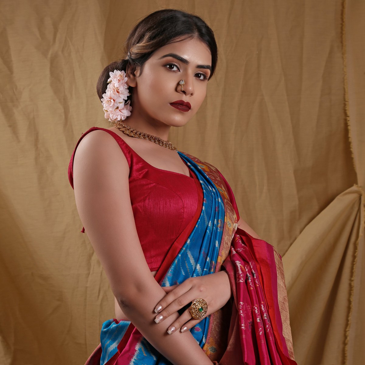amrutsurat's tweet photo. The recent revival of Indian weaves has led to a renewed interest in several time-honoured techniques and Patola, is high on that list.
https://t.co/gt9WUG8i4e 
https://t.co/Qv98XvUQSh
#AmrutTheFashionIcon #OneStopShop #patola #patolasarees #saree #Bridesmaids #bridetobe #wedding https://t.co/oMsM6QJ69n