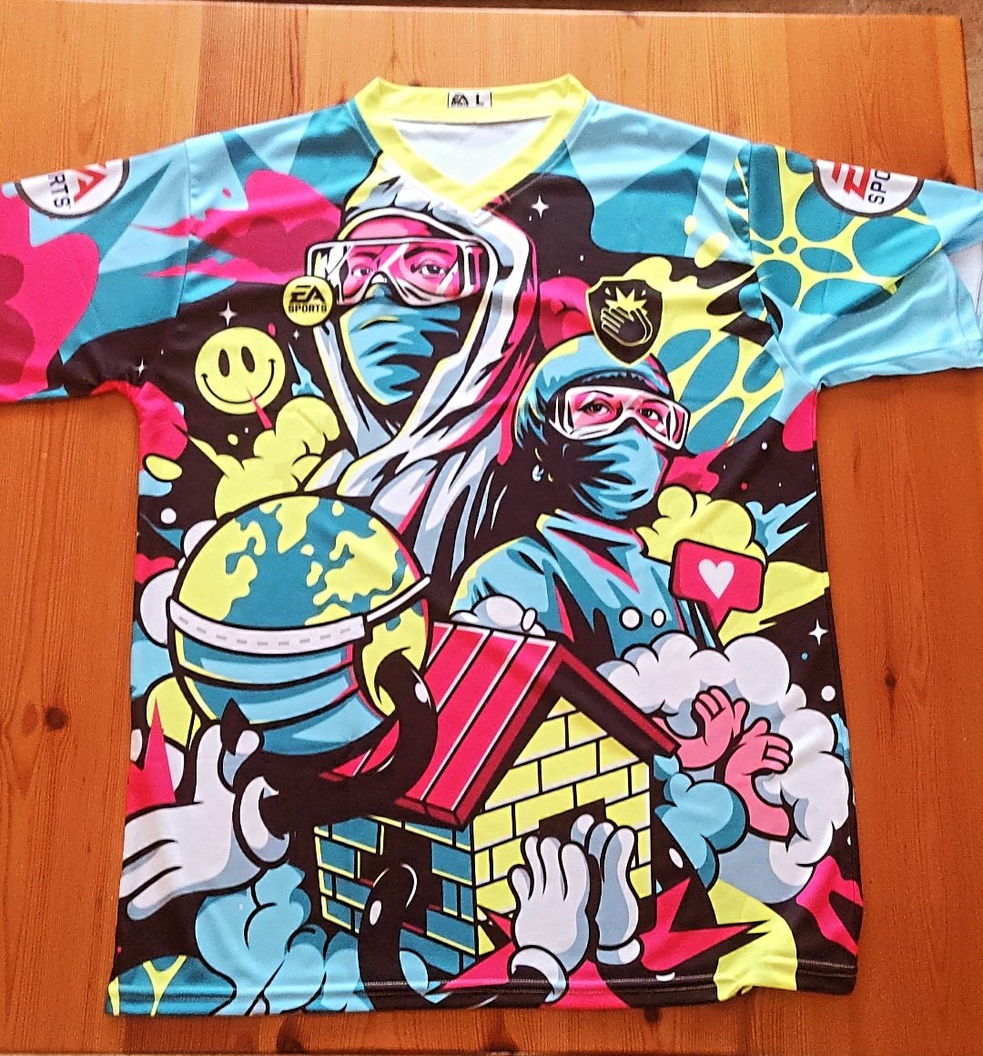 💥 S O R T E A Z O

Gracias a @EASPORTSEsp estamos sorteando 5 camisetas 'Héroes' para todos aquellos que cumplan los siguientes requisitos:

🔸 Seguir a <a href="/Davizosky/">𝘿𝙖𝙫𝙞𝙯𝙤𝙨𝙠𝙮</a> y @EASPORTSEsp 

🔸 Dar 🔄 y ❤️ a la publicación.

Los ganadores serán anunciados el 7 de julio. ¡Mucha suerte! 🍀