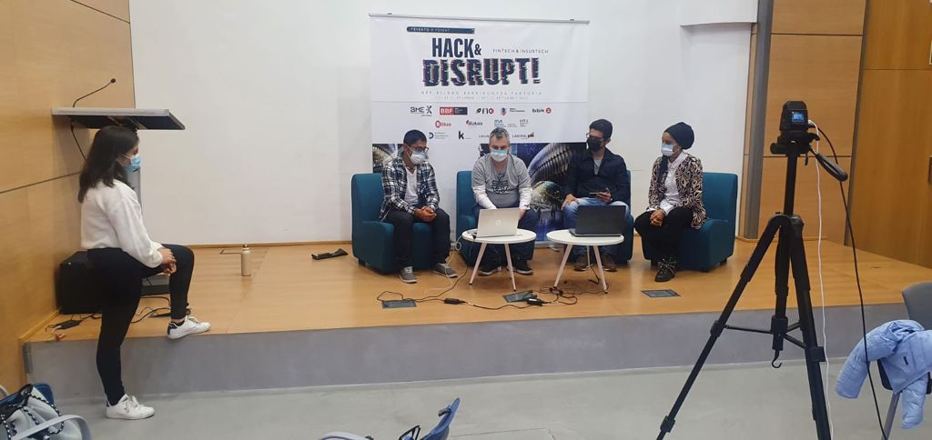 andramarigaldak's tweet photo. Este fin de semana, alumnado de #FPAndraMari de Telecomunicaciones y Administración, ha participado en el BBF Fintech – Hackathon internacional para resolver retos de fintech e insurtech y con el proyecto Andramarithon han sido finalistas en #hackanddisrupt. ¡Felicidades! https://t.co/uFevqhYwBU