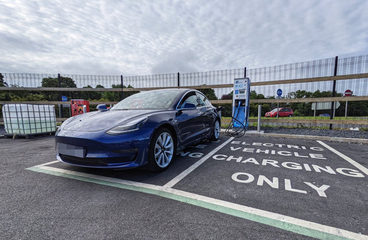 plugincarguy's tweet photo. . Stopped at @CentraIRL A1 Barbican (Dromore/Banbridge) because they offer #EV rapid charging. Spent £12 on coffees and breakfast. The @ESBGroup unit is pushing out 41kW too - a rare high on this network. #ukcharge https://t.co/nLa3QL77ny