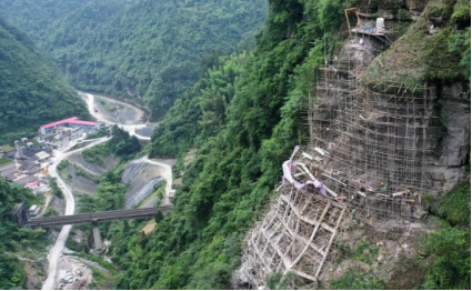 吴祚来on Twitter 勇于自我革命 是我们党最鲜明的品格 也是我们党最大的优势 放眼人类历史长河 从来没有哪个政党能像我们党一样 始终保持自我 革命精神 保持承认并改正错误的勇气 一次次拿起手术刀来革除自身病症 一次次靠自己解决了自身问题 T Co