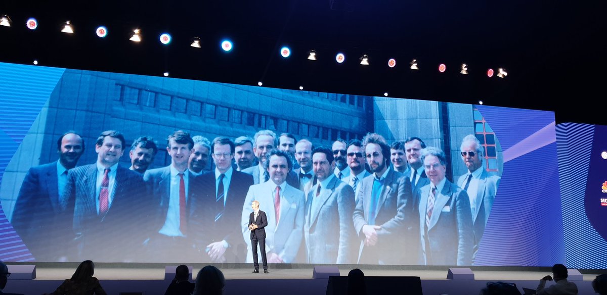 Presentata al #MWC2021 la foto dei fondatori del radiomobile: grande Renzo Failli! <a href="/gdt62/">gaetano di tondo</a> <a href="/EliaGabriele/">gabriele elia</a> <a href="/LuisB/">Luis Batista</a> <a href="/paolo_paganucci/">Paolo Paganucci</a>