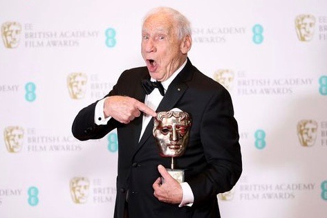 RobertWRossEsq's tweet photo. 28th June:
Happy 95th birthday to Mel Brooks: King of #Comedy #ComicGenius #LivingLegend Here, proud as punch, as @BAFTA Fellowship, in 2017. #DailyComedy #ComedyHistorian #MelBrooks #Comedy #Hollywood #Parody #Comedian #Director #Writer #Funny #Laughter #Genius #DontBeASpreader https://t.co/zWJVqtIRtO
