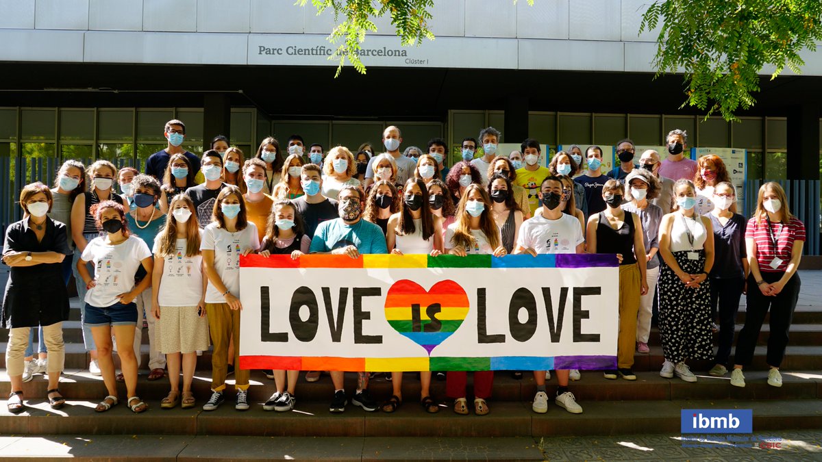 International #LGBTIQ+ Pride Day 2021, 28 June⠀
📷Family photo of <a href="/IBMB_CSIC/">IBMB</a> staff holding a banner with the motto #loveislove ⠀
⠀
<a href="/CSIC/">CSIC</a>  <a href="/CSICCat/">CSIC en Catalunya</a>   #pcbcommunity