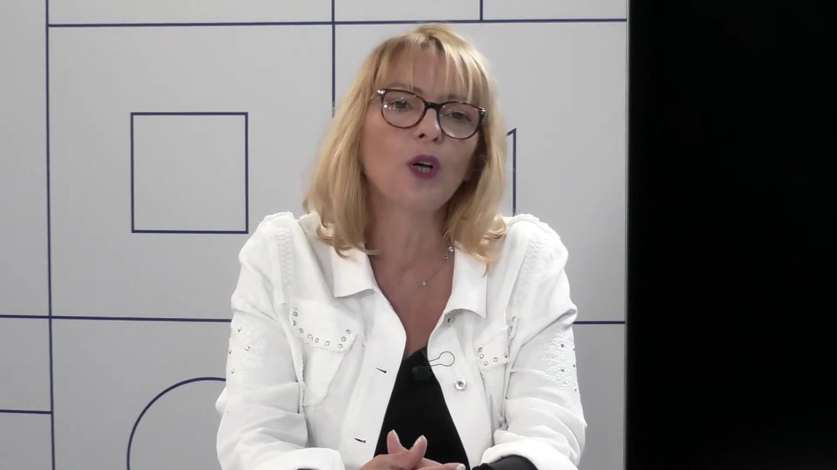 lopinion_fr's tweet photo. EN DIRECT. «Avec des niveaux faibles de perte d'autonomie (20h-25h d'aide/semaine), rester à domicile coûte moins cher qu'aller en Ehpad. Mais cela s'inverse pour les personnes les plus dépendantes», explique @FAMSynerpa (@SYNERPAcom) #ConfEhpad https://t.co/ppdBDGc25o