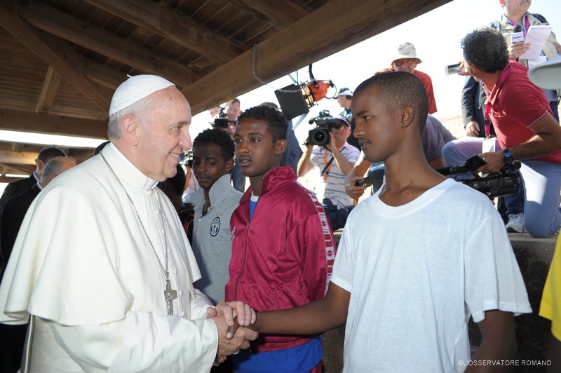 vaticanIHD_IT's tweet photo. #PapaFrancesco ai membri della @CaritasItaliana "Continuate a coltivare sogni di fraternità e ad essere segni di speranza. Contro il virus del pessimismo, immunizzatevi condividendo la gioia di essere una grande famiglia”.
https://t.co/S3VGCPudoR https://t.co/DWyPYpPrzF