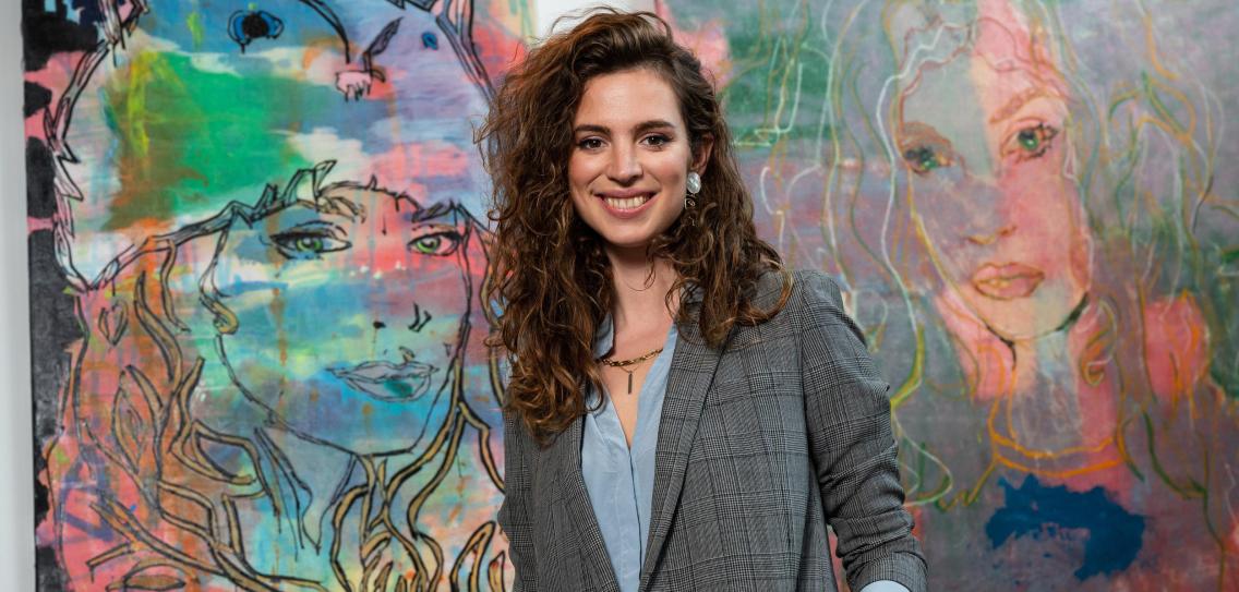 Traditionelle Selfies: Die vielen Gesichter der Larissa Kerner welt.de/regionales/ham… via <a href="/welt/">WELT</a>