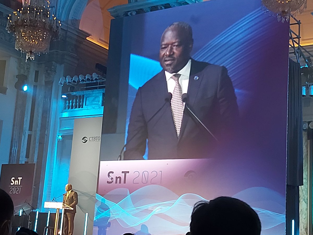 FranceONUVienne's tweet photo. Ouverture de Science & Technologie 2021
25 ans après l'ouverture à la signature du Traité, + de 300 stations permettent déjà de vérifier l'interdiction des essais
#SnT21 opening ceremony: 25 years after the CTBT opening to signature, 300+ stations already verify the test ban https://t.co/GHRdU661LK