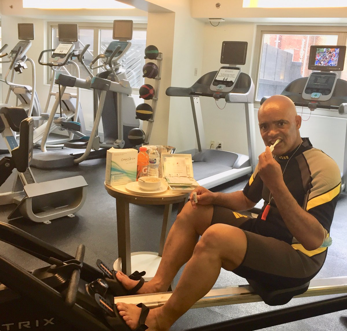 VictorJMooney's tweet photo. #Faith + #Oatmeal + #HIVtesting - Early Sunday, I stuck with tradition. I found a #rowing machine at Royal @SonestaHotels DC fitness center | #NHTD #MyTestMyWay #endAIDS #SelfTest4HIV #knowyourstatus #40YearsofHIV - #extremefaith @orasure @HIVGov @CDC_HIVAIDS #HealthyLiving https://t.co/kjFphjb7h7