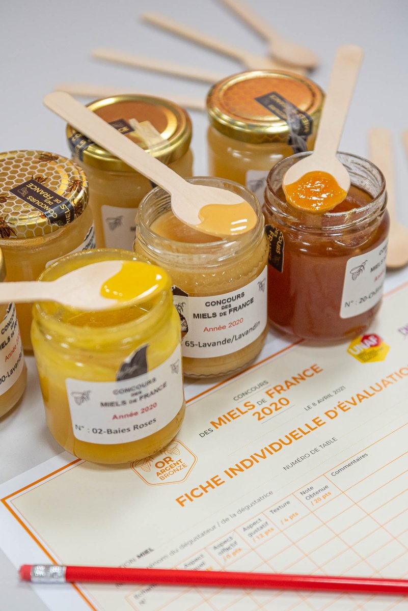 UNAFapiculture's tweet photo. Un palmarès haut en couleurs et en saveurs pour ce 4e Concours des Miels de France organisé par l’UNAF et la CNTESA : 31 médailles d’or, 26 d’argent, 12 de bronze et 7 coups de cœur ! 1 médaille d’or, 1 d’argent et 1 de bronze pour les pains d'épices : https://t.co/DHf2l6iN2r https://t.co/LqpJAdFIAf
