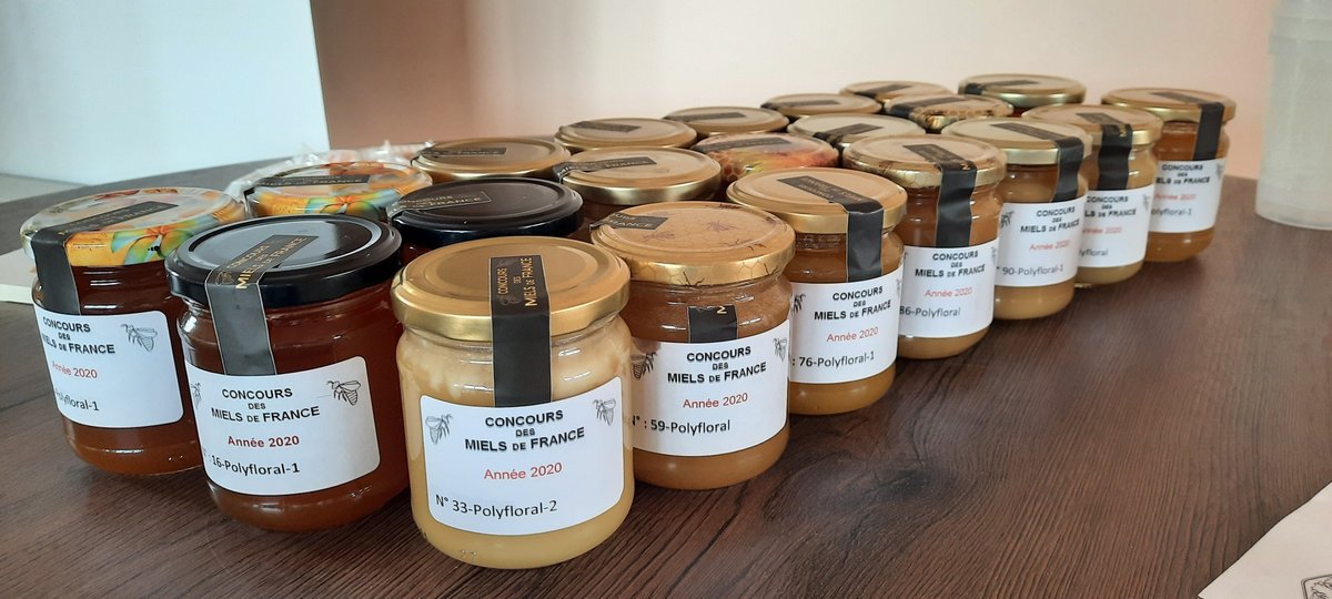 UNAFapiculture's tweet photo. Un palmarès haut en couleurs et en saveurs pour ce 4e Concours des Miels de France organisé par l’UNAF et la CNTESA : 31 médailles d’or, 26 d’argent, 12 de bronze et 7 coups de cœur ! 1 médaille d’or, 1 d’argent et 1 de bronze pour les pains d'épices : https://t.co/DHf2l6iN2r https://t.co/LqpJAdFIAf