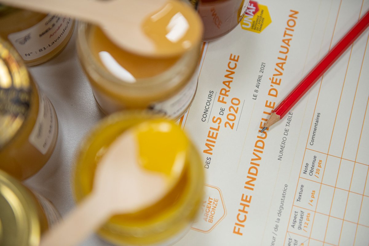 UNAFapiculture's tweet photo. Un palmarès haut en couleurs et en saveurs pour ce 4e Concours des Miels de France organisé par l’UNAF et la CNTESA : 31 médailles d’or, 26 d’argent, 12 de bronze et 7 coups de cœur ! 1 médaille d’or, 1 d’argent et 1 de bronze pour les pains d'épices : https://t.co/DHf2l6iN2r https://t.co/LqpJAdFIAf