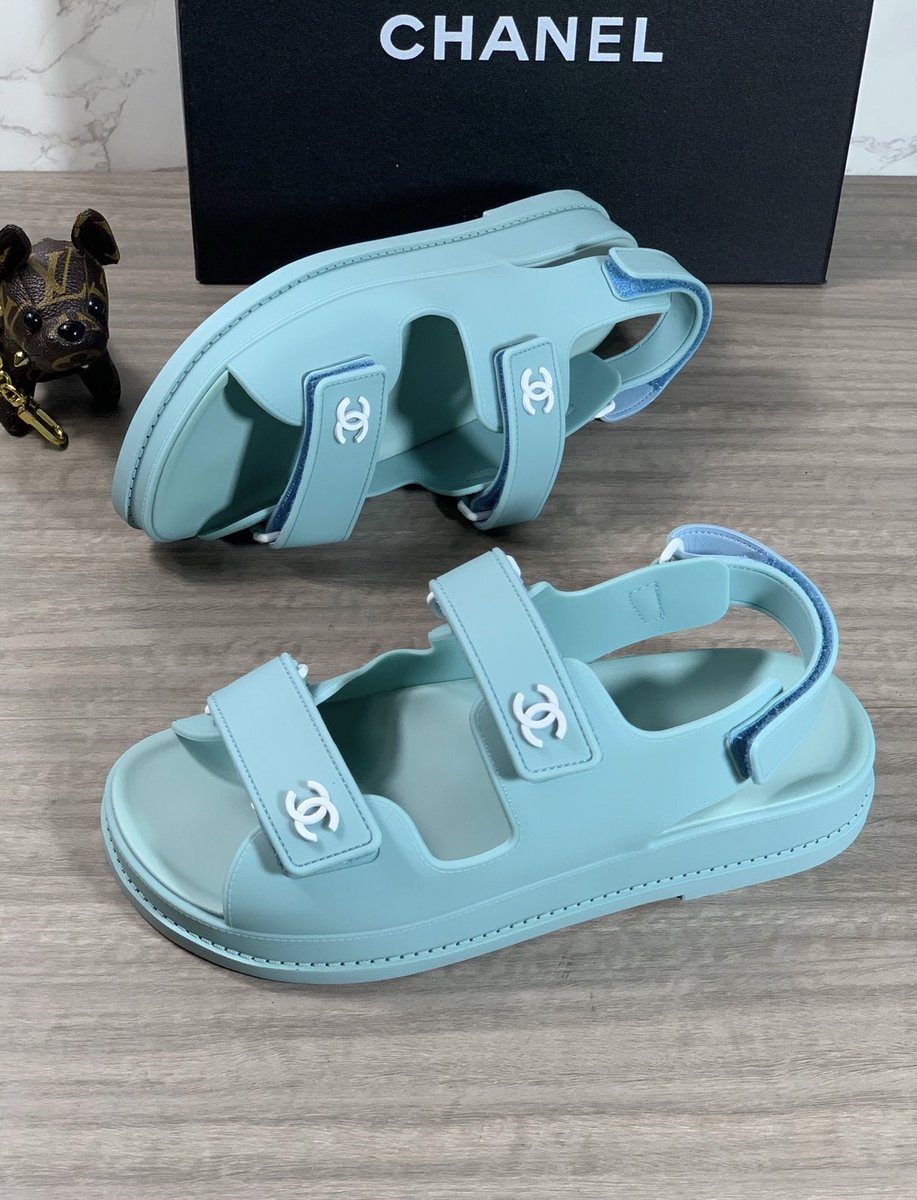 FOXY ROXY LUX tweet media