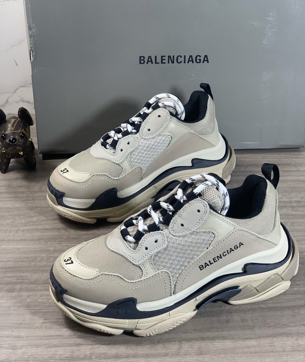 FOXY ROXY LUX tweet media