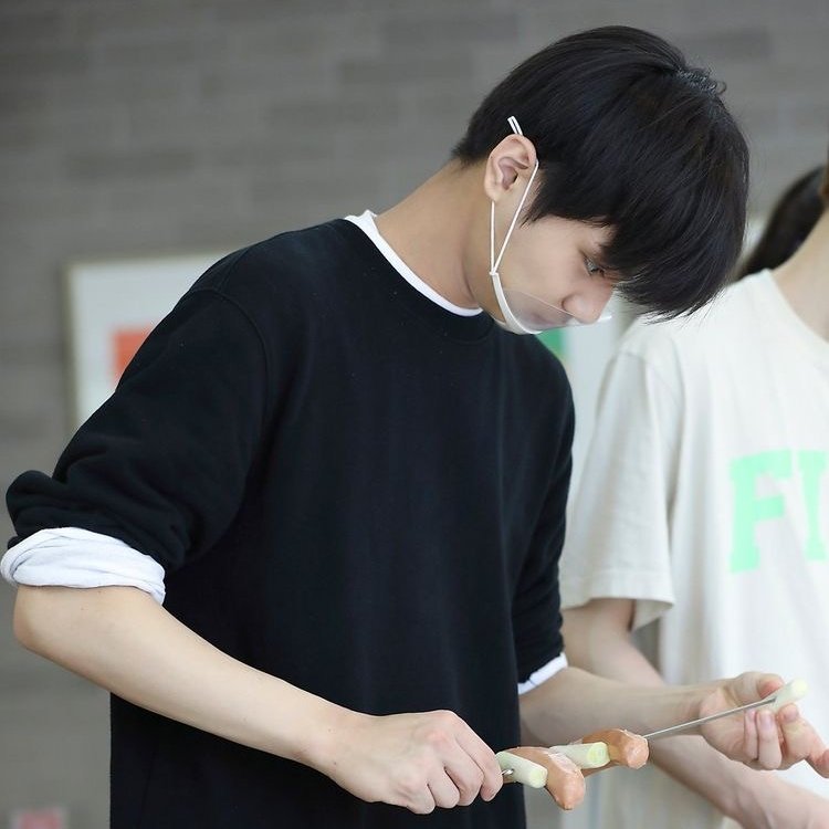 i miss u so much ! hope u stay healty and stay being cutie baby 😕💗