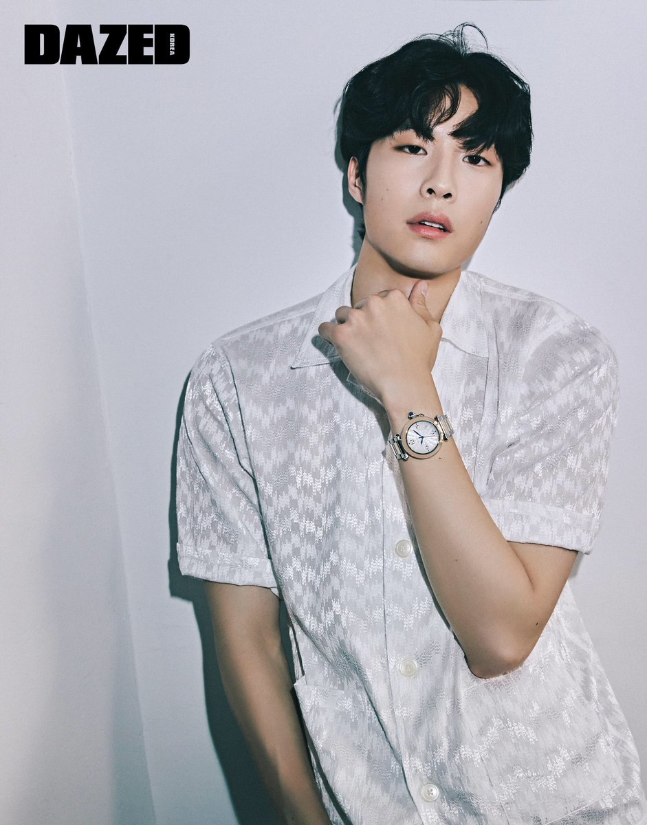 DazedKorea's tweet photo. TIME = HEART #협찬
시간은 사랑이야. 파샤 드 까르띠에 워치와 12시, 3시, 6시, 9시의 사람과 이야기.
#파샤드까르띠에 #까르띠에 #PashadeCartier #Cartier #MakeYourOwnPath #GenerationPasha
더 많은 화보와 기사는 <데이즈드> 7월호에서 만나볼 수 있습니다. https://t.co/cpXiSAyo9S