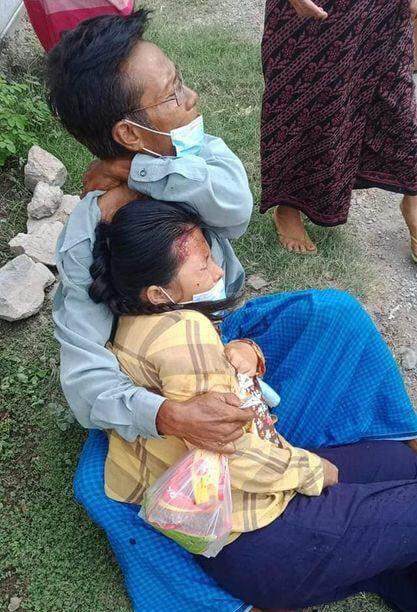 Aung76027969's tweet photo. tw // Graphic A Terrorists Supporter took over a plot of land and built a house in PyiGyiDagon Tsp,Mandalay, resulting in a dispute.Terrorists came and randomly shot passerbys, one in chest to death and one in the back. #June28Coup #WhatsHappeningInMyanmar https://t.co/iJ0aIeno1s