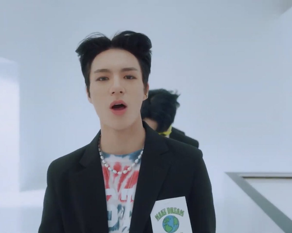 เจโน่แรงตั้งแต่ใส่แว่นยันถอดแว่นเลยอะ โครตผัว ผัวมากไม่ไหวแล้วกูยอมแล้วจริงอะ เจนเวนสิ้นของจริง 

#HelloFutureWith7DREAM
#헬로퓨처_시즈니가_기다렸어