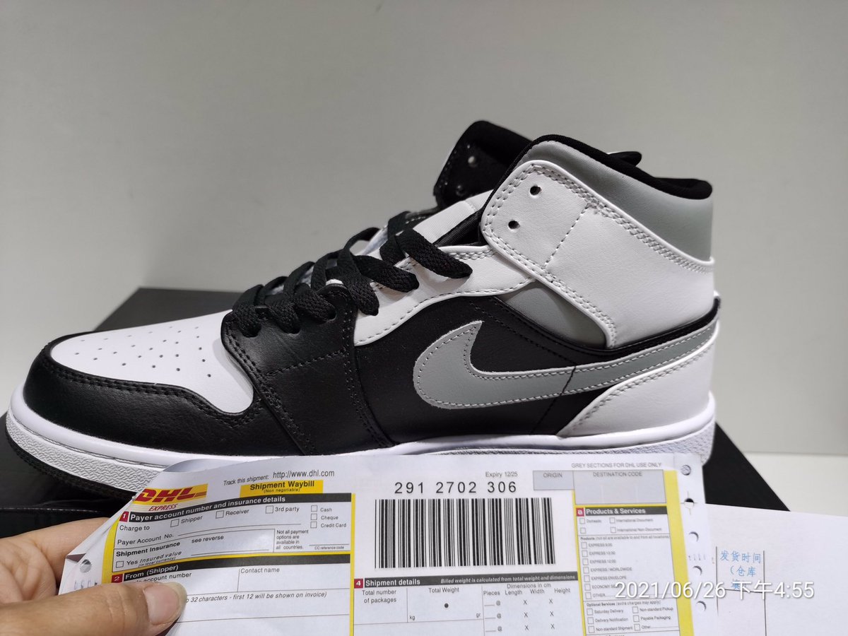 HypesneakerR's tweet photo. 🦓
#hypesneaker #streetstyle #sneakers #shoes #streetwear #fashion https://t.co/bkxuYbAPK0
