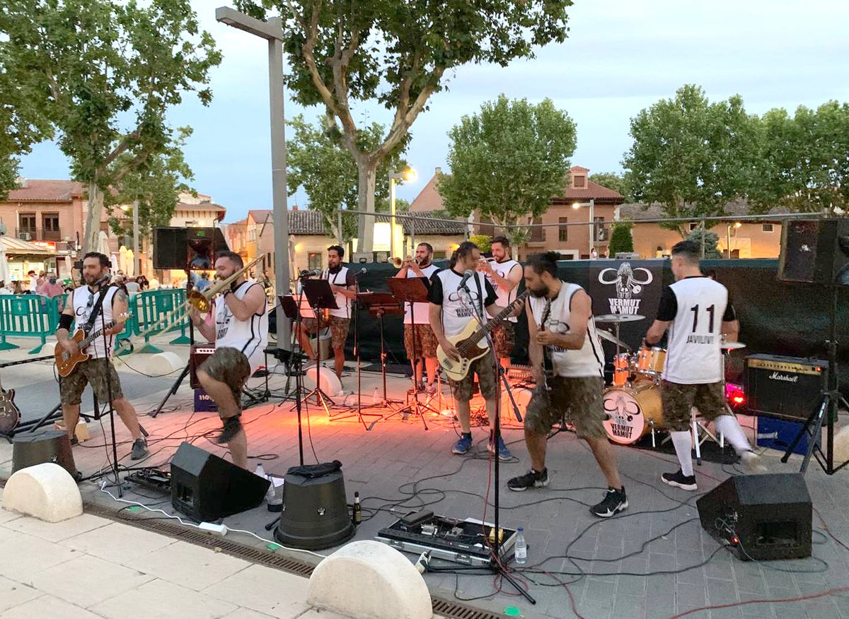 📸 UN VERANO EN LA PLAZA

Primer fin de semana de programación cultural en nuestra Plaza Mayor completado, con las actuaciones de los grupos locales SMASH y Vermut Mamut.

Un verdadero placer poder volver a disfrutar de la música en directo con la llegada del verano. 🌞🎶🎺🎸