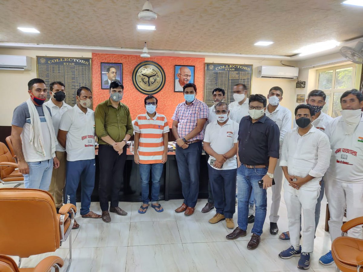 praveenkrajbhar's tweet photo. It was an amazing experience meeting @DM_Etah Sh Ankit Kumar Agarwal Ji with team Gram Pathshala.
Sir, your vision, simplicity & power to connect is amazing.
I am sure, district Etah is going to experience a different growth under your leadership.
#Teamgrampathshala #DMEthah https://t.co/ikuQC9fZX4