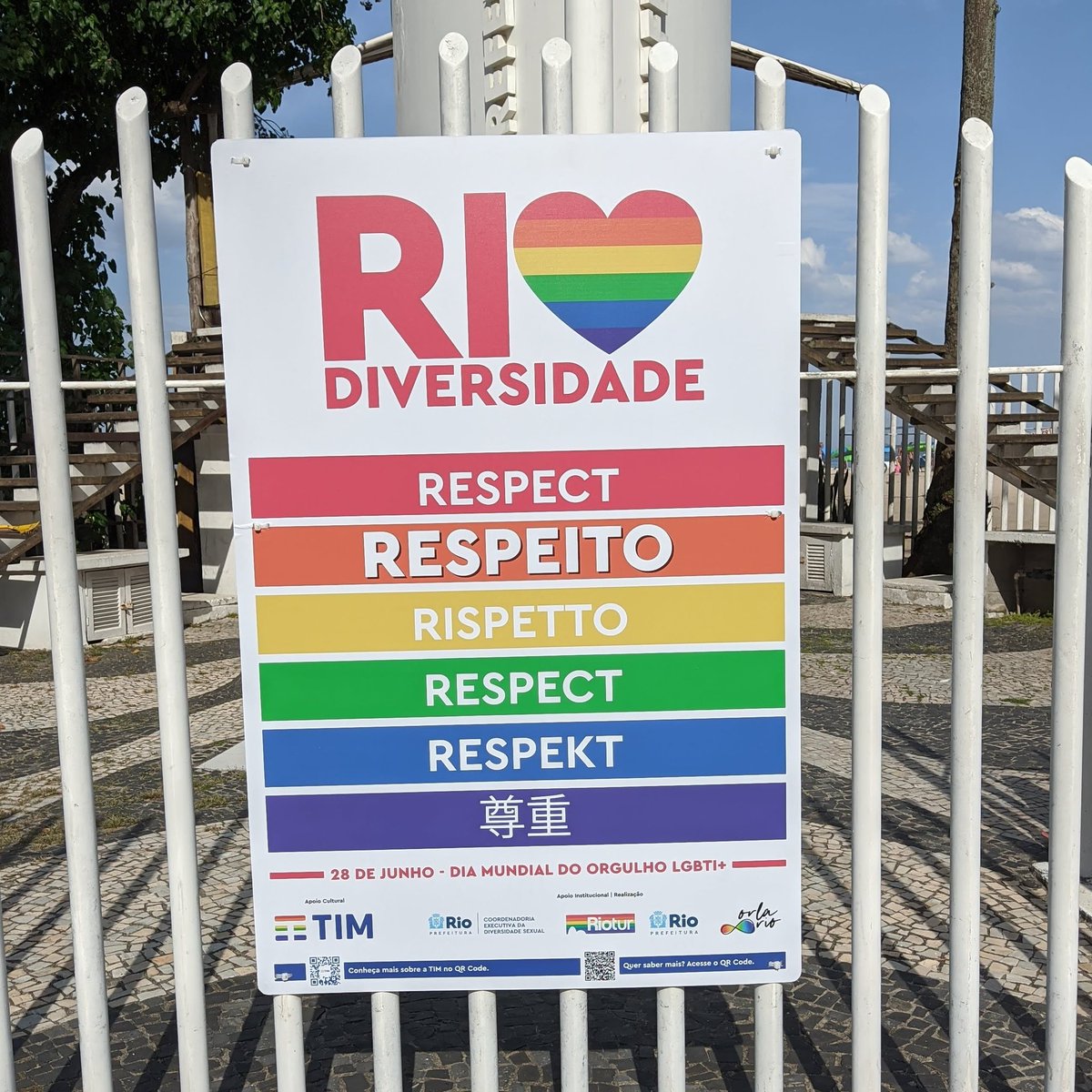 SpectaculumPics's tweet photo. Se ame,
se permita,
se orgulhe.

📍Copacabana, Rio de Janeiro

 #pride #orgulholgbt https://t.co/yQ2lcC273C