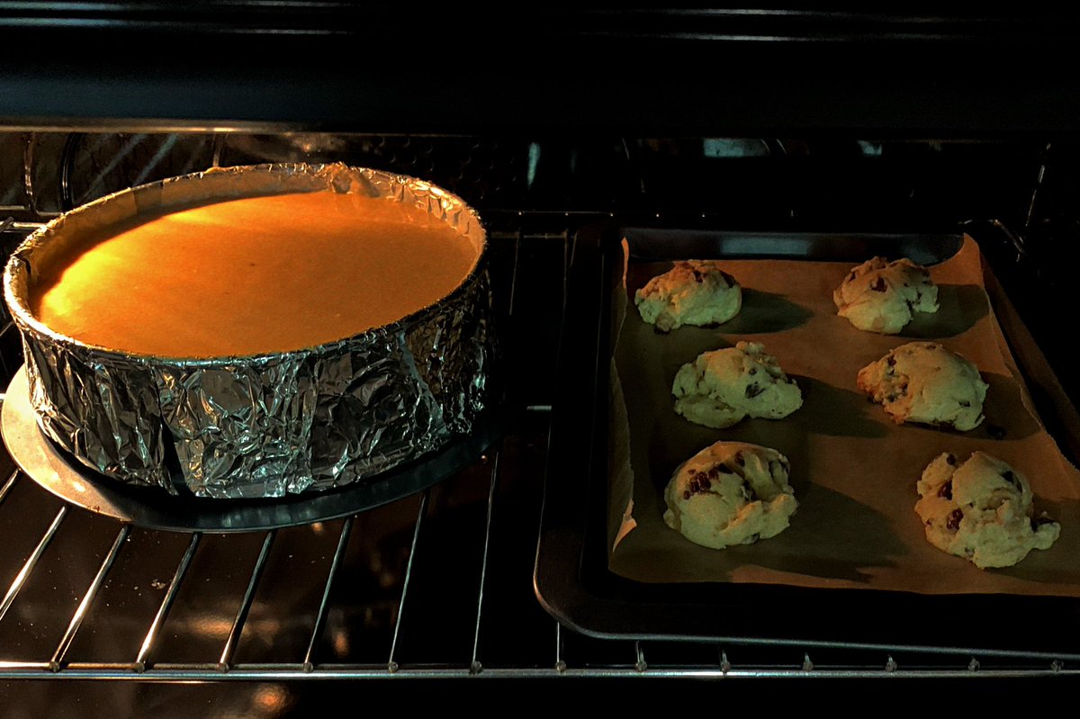 gcafepaseo's tweet photo. Our rustic blueberry cheesecake and cookies are currently in the oven right now! ๐๐ซ๐ฐ๐ช #bcdbased #freshlybaked #cookies #blueberrycheesecake https://t.co/8mVuFd5yJ2