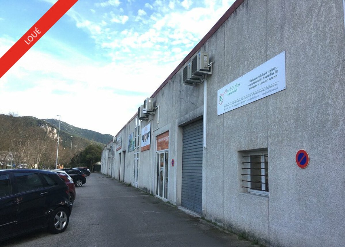 Une nouvelle installation réussie par BLC immobilier. Le Laboratoire Gaia a pris à bail un local d’activité d’une surface d’environ 125m2 sur Gemenos. BLC Immobilier à été conseil des deux parties. Actuellement nous disposons de locaux d’une surface équivalente au sein de la zone