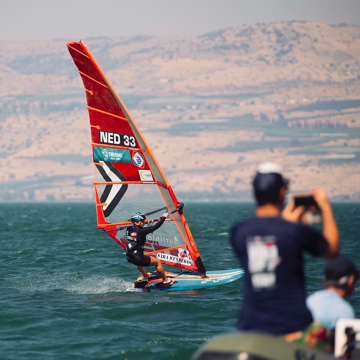Surlinio's tweet photo. Wow! Wat een geweldige prestatie van Sara Wennekes: de 5e plek tijdens de PWA World Tour #Windsurfing in Israël! 💪

We zijn er trots op om zo'n talent te mogen ondersteunen!

Foto: jcwindsurf

#PWAWorldTour #PWAWorldTourWindsurfing #Windsurfing https://t.co/UGckU0q8VW