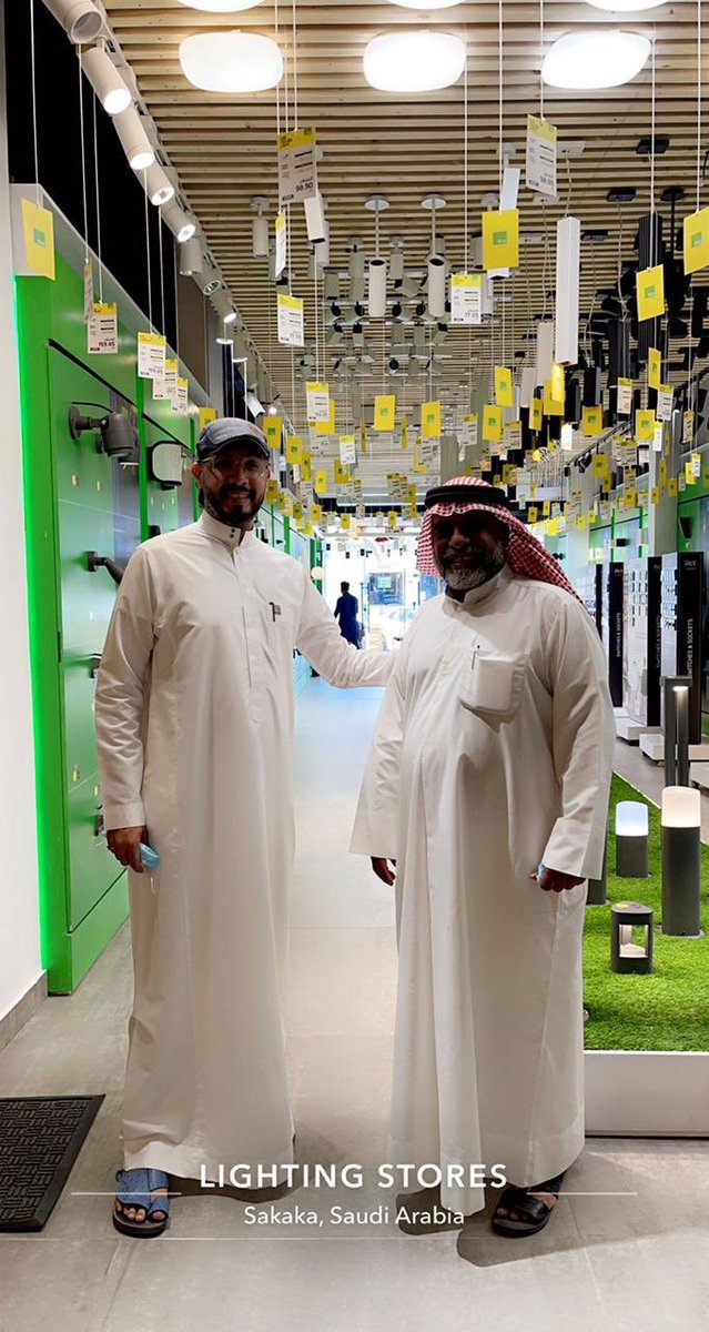 تشرفت بزيارة الصديق العزيز الريادي رجل الأعمال/موسى حمد القاضب في مشروعه الجديد مخازن الإضاءة غرب اكسترا الذي سيفتتح غدا وفقه الله ورزقه من واسع فضله 
ما يميز المكان وجود شباب سعودي يعمل باحترافيه
شكرا ابوحمد على الدعوة والحفاوة جعله الله فال خير لك وللمنطقة